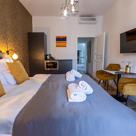 Balatonalmádi Hotel Clariss מראה חיצוני תמונה
