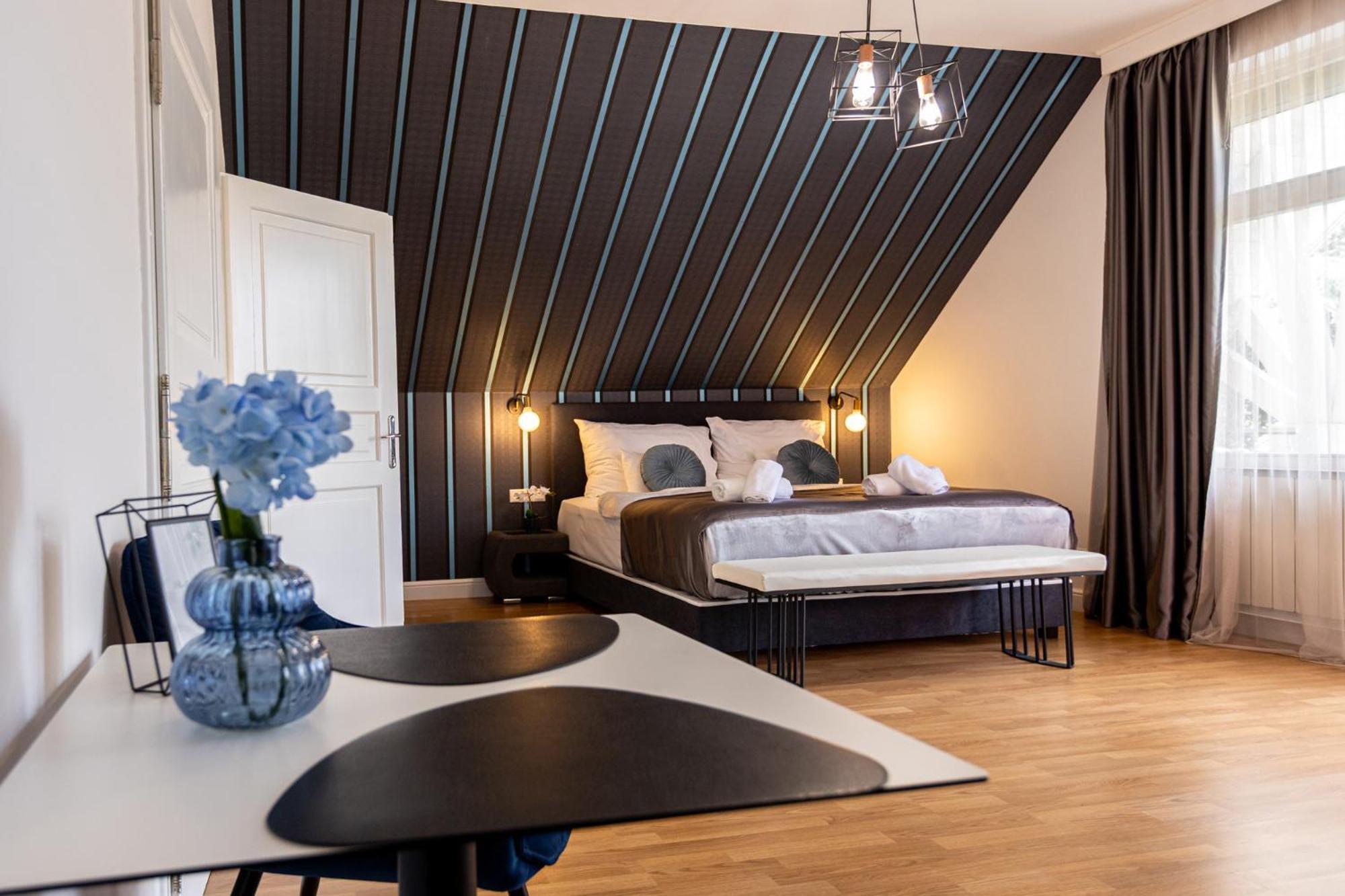 Balatonalmádi Hotel Clariss מראה חיצוני תמונה
