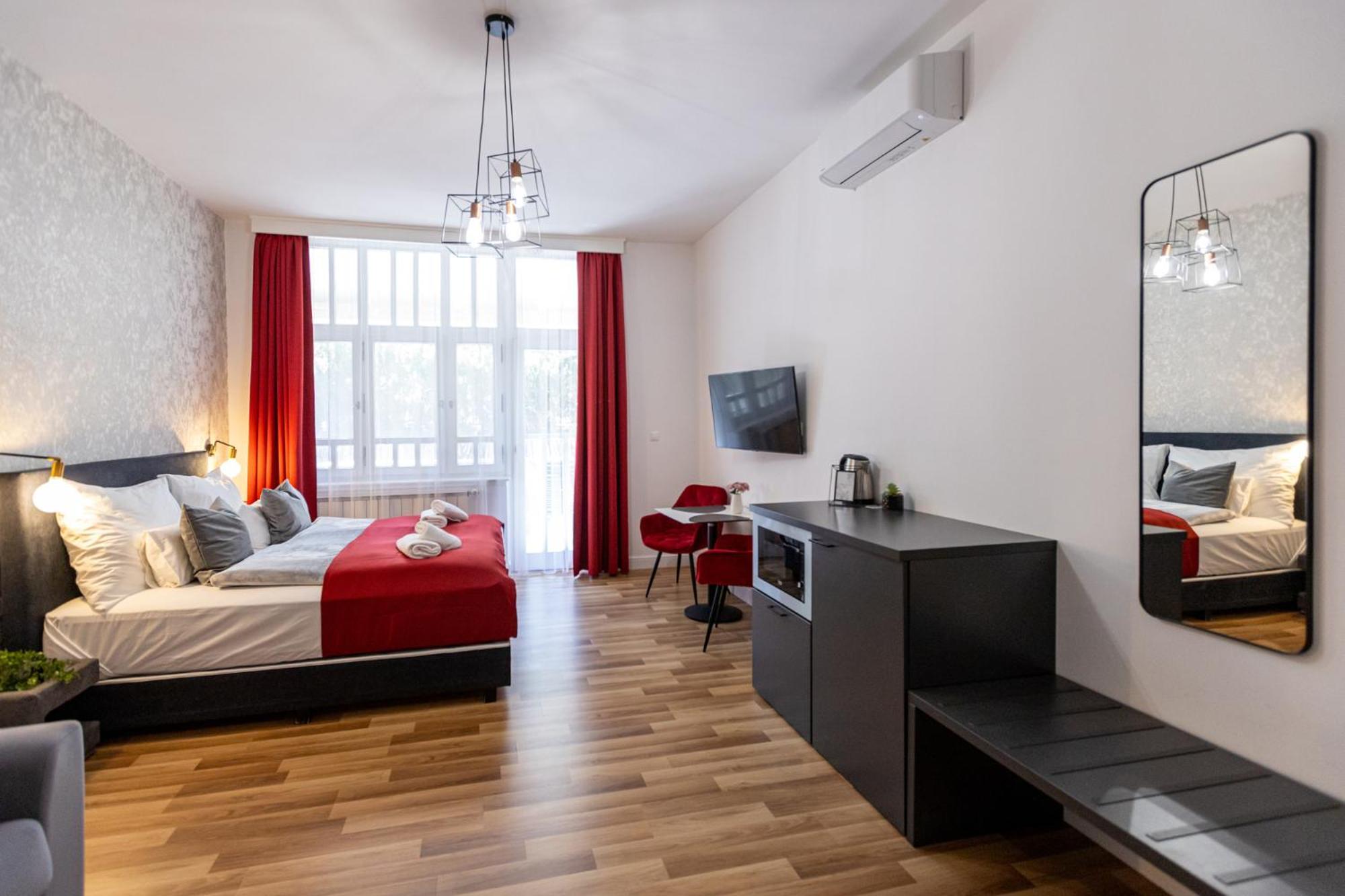 Balatonalmádi Hotel Clariss מראה חיצוני תמונה