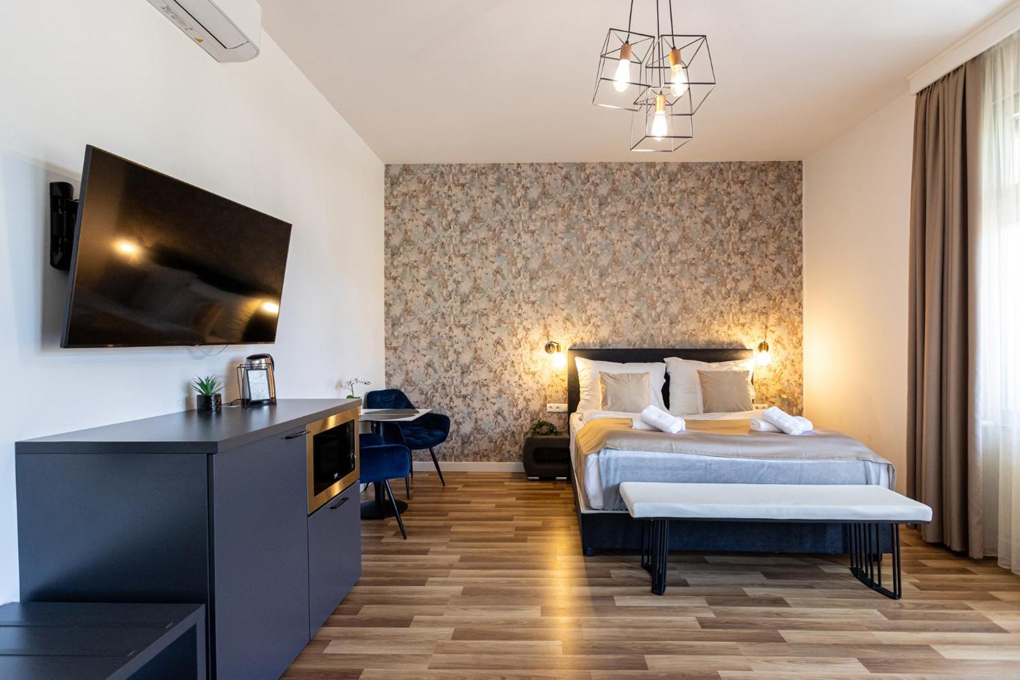 Balatonalmádi Hotel Clariss מראה חיצוני תמונה