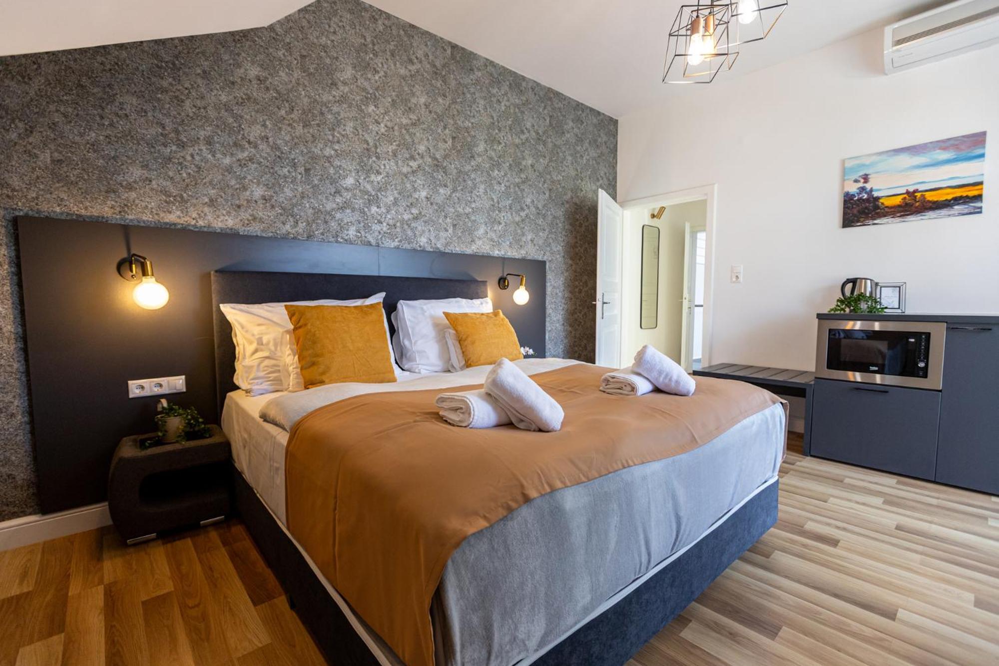 Balatonalmádi Hotel Clariss מראה חיצוני תמונה